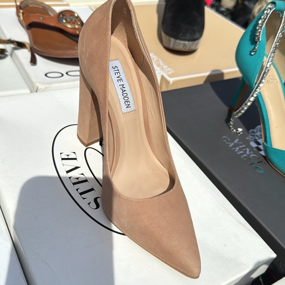 Beautiful tan heels.